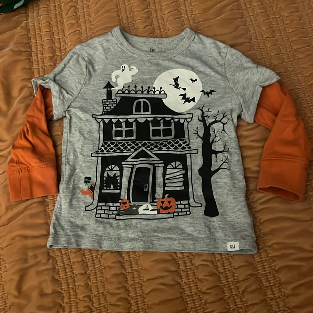 Gap Halloween Lift the flap shirt